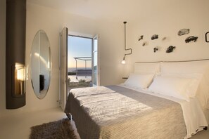 2 bedrooms, in-room safe, iron/ironing board, free WiFi