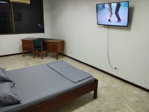 3 camere, una scrivania, Wi-Fi, lenzuola