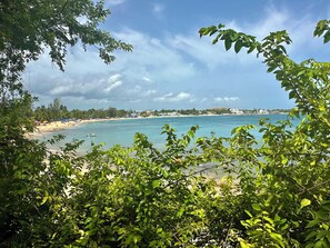 Beach nearby, sun-loungers, beach towels - Entire Private House Perfect for a  Tropical Gateway (Vega Alta PR)