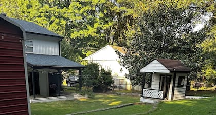 Charming Home Away From Home/Near the Atlanta Airport.