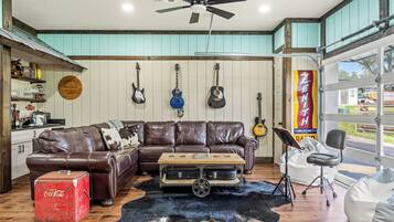 Smart TV, video games