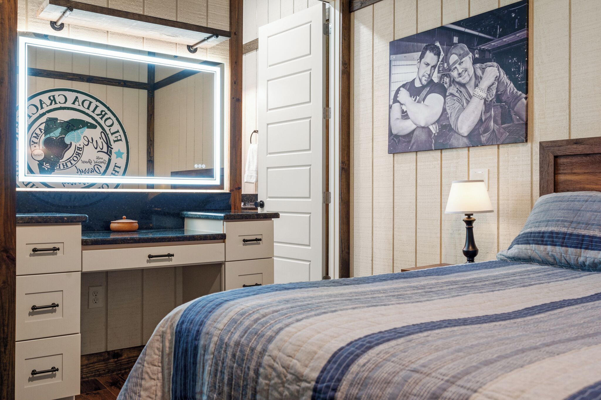 2 bedrooms, desk, iron/ironing board, free WiFi