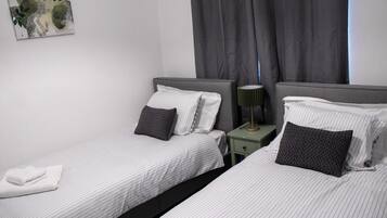 3 bedrooms, iron/ironing board, free WiFi, bed sheets