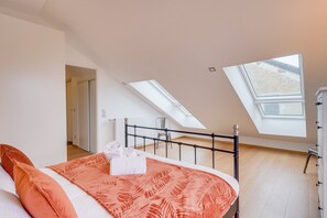 2 dormitoris, planxa i posts de planxar, wifi gratuïta i roba de llit 