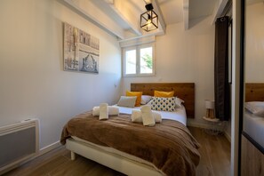 2 bedrooms, iron/ironing board, free WiFi, bed sheets