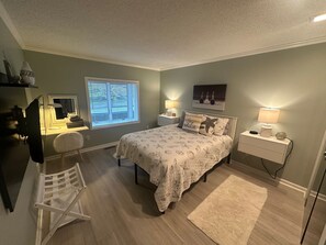 3 habitaciones, tabla de planchar con plancha, wifi y ropa de cama