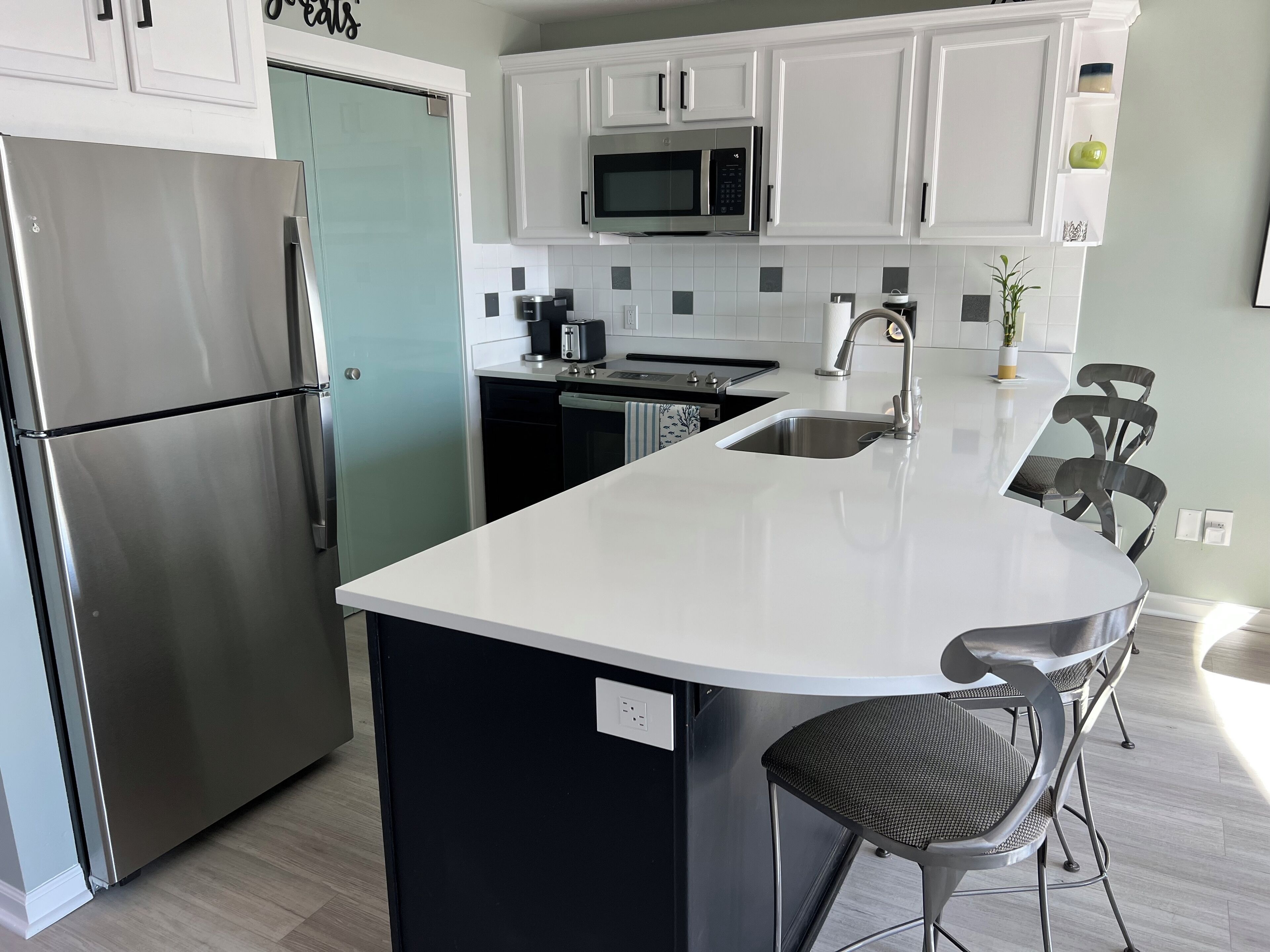 Microwave, oven, stovetop, dishwasher