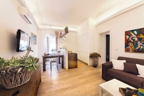 TV - The Nest of Ortigia (Siracusa)