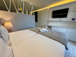 ห้องคลาสสิกสตูดิโอสวีท | เครื่องนอนระดับพรีเมียม, ตกแต่งพิเศษโดยเฉพาะ, พื้นที่ทำงานแบบใช้แล็ปท็อป