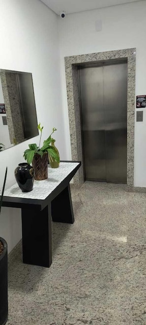 Elevator - Vila Dona Gloria (Guarujá)