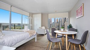 1 bedroom, free WiFi, bed sheets - Sleek and Stylish Studio Apartment on Spencer (Melbourne)
