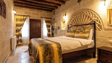 Premium bedding, individually decorated, individually furnished, desk