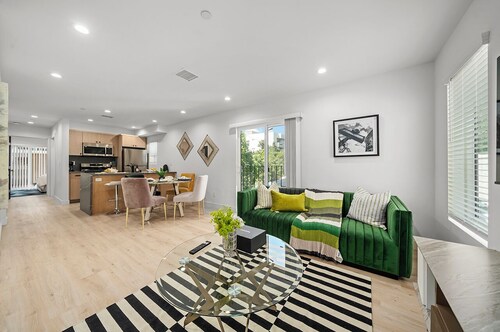 Serene Escapes Hollywood 