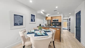 Comfort Single Room, Non Smoking | Living area