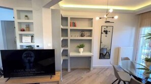 Interior - SpaceTwo "DownTown Chill" by #GimiSpace Lux Apt (Thessaloniki)