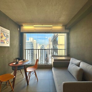 Leilighet – basic | Oppholdsområde | TV