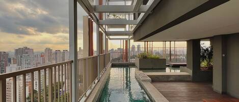 Classic-huoneisto | Uima-allas | Ulkouima-allas