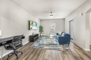 TV connectée, cheminée, baby-foot, table de tennis de table