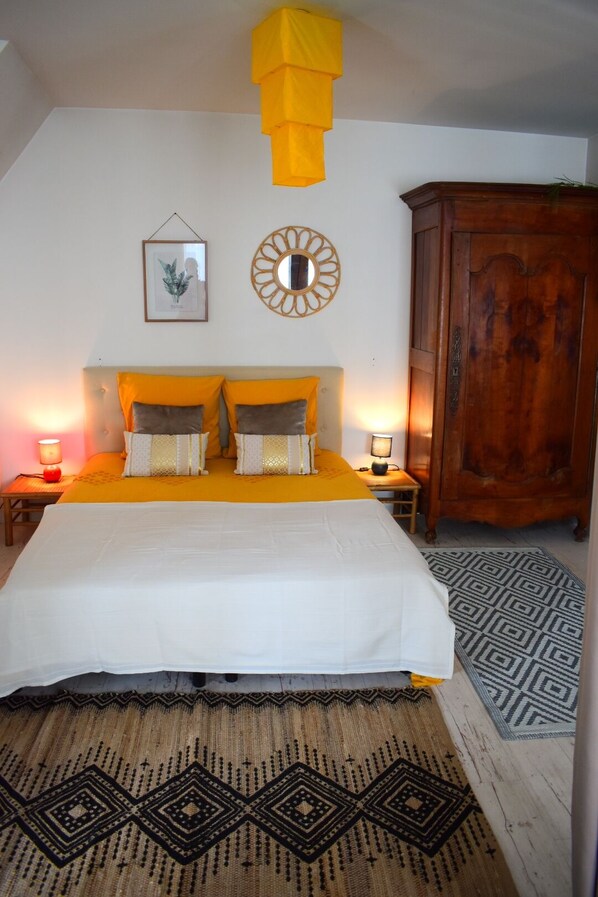 2 bedrooms, WiFi, bed sheets