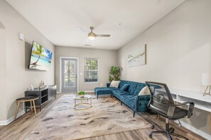 Smart-TV, Kamin, Tischfußball, Tischtennisplatte