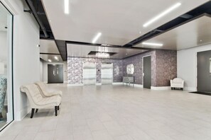 Interior - Festive Luxury Condo Near the Quarter with Balcony (New Orleans)