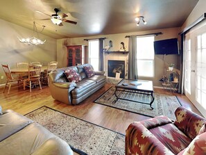 Condo (2 Bedrooms) | Property amenity