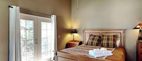 Condo (2 Bedrooms) | Property amenity