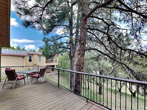 Condo (2 Bedrooms) | Property amenity