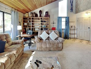 House (3 Bedrooms) | Property amenity - Lowkeys Lodge by Ruidoso Vacation Rentals (Ruidoso)