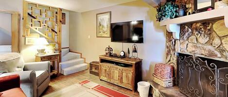 Condo (2 Bedrooms) | Front of property