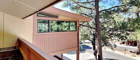 Condo (2 Bedrooms) | Property amenity