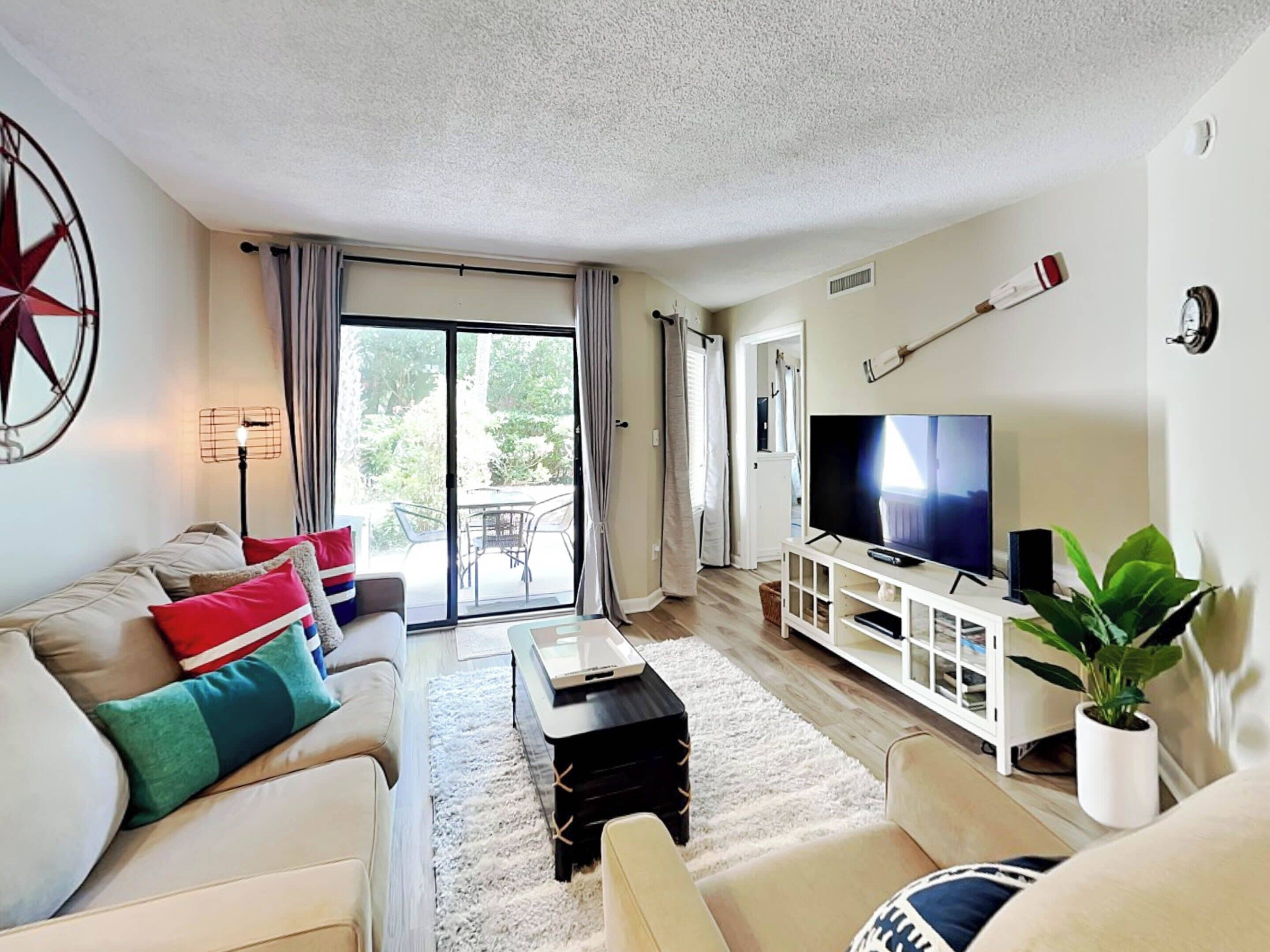 Condo (2 Bedrooms) | Front of property
