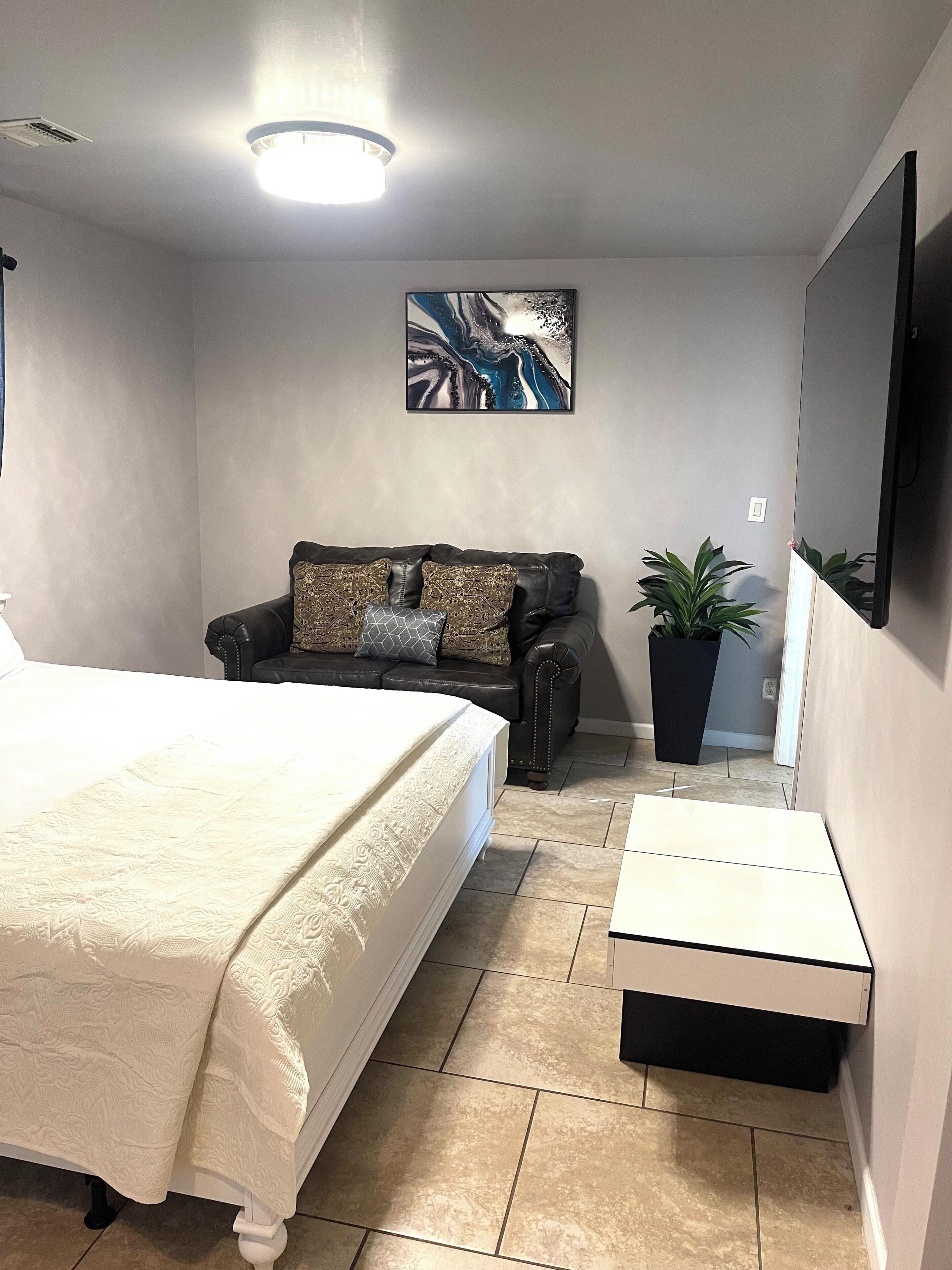 1 bedroom, iron/ironing board, WiFi