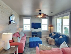 Condo (3 Bedrooms) | Property amenity