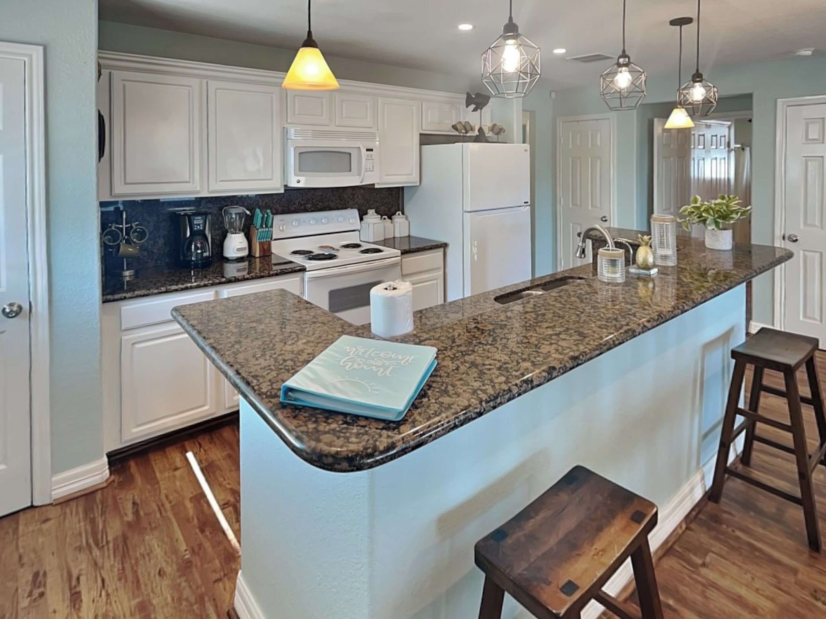 獨棟房屋, 多張床, 陽台, 海灘景觀 (Star of the Sea Surfside) | 私人廚房 | 咖啡機/沖茶器、烤麵包機