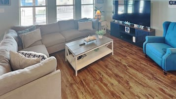 House, Multiple Beds, Balcony, Beach View (Star of the Sea Surfside) | Living area