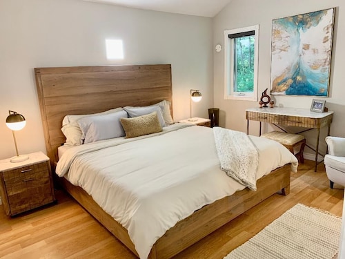 Forest Guest Suite Near Picton Centre (Pet-Friendly &Hot Tub &Park Pass)
