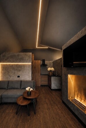 Family Cabin, 2 Queen Beds | Room amenity - Emrose Luxury Cabins (Brandon)