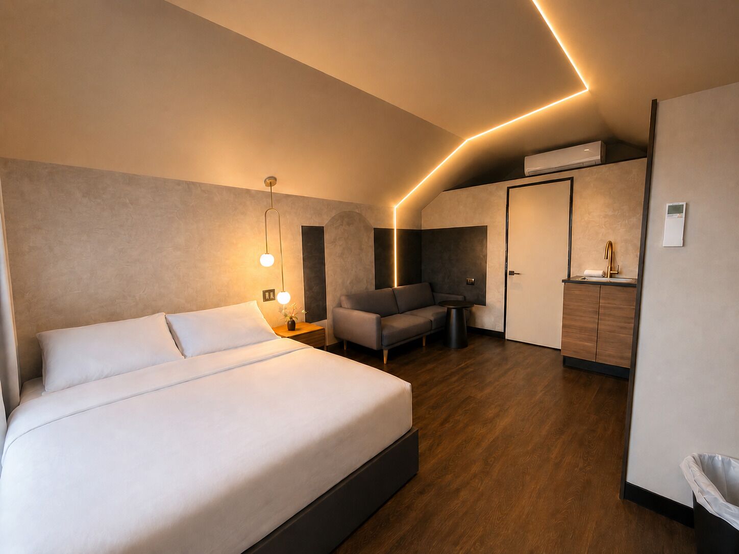 Romantic Cabin, 1 Queen Bed with Sofa bed | Individually decorated, individually furnished, laptop workspace