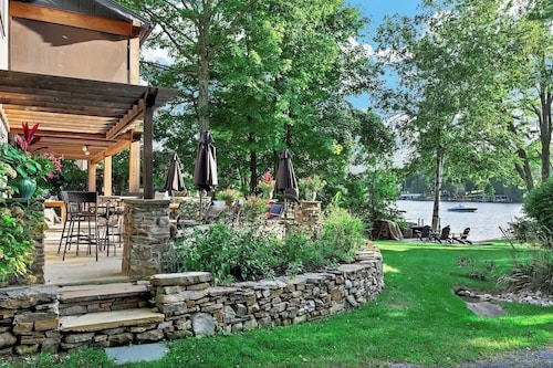 Lake George 3 Cabin Oasis w/ Dock Access