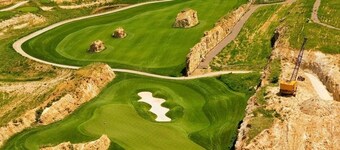 Mini Golf • Fire Pit • Hot Tub, Game House for 14