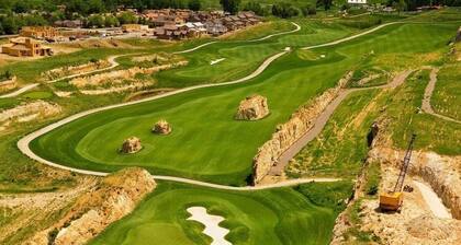 Mini Golf • Fire Pit • Hot Tub, Game House for 14