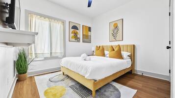 5 bedrooms, desk, iron/ironing board, free WiFi