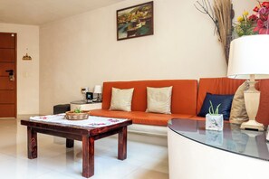 Comfort Apartment, Patio | Living area