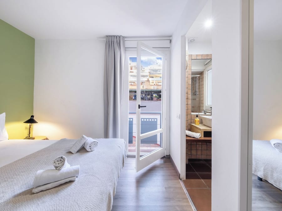 Standaard appartement, 1 slaapkamer | Een strijkplank/strijkijzer, gratis wifi, beddengoed