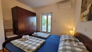 4 bedrooms, free WiFi, bed sheets