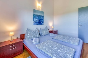 4 bedrooms, free WiFi, bed sheets