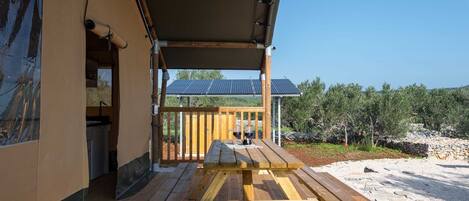 屋外ダイニングエリア