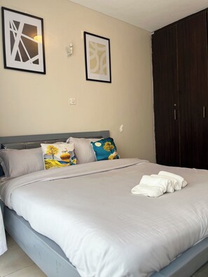 1 bedroom, iron/ironing board, WiFi - One Bedroom By Birnes Haven (Ongata Rongai)