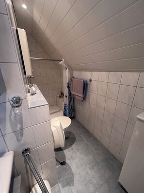Towels, toilet paper